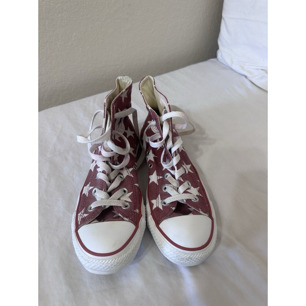 All Stars Red W/Stars Converse Chuck Taylor hightop womens 7, Men’s 6, Unisex